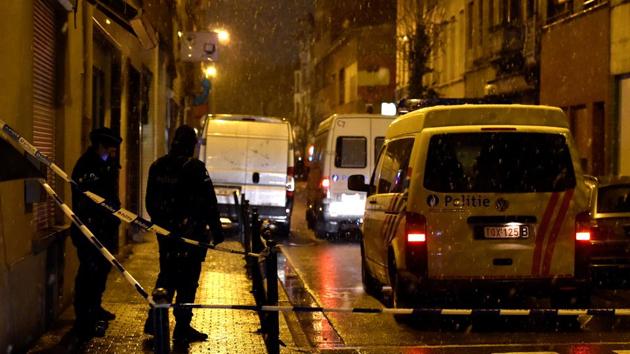 Belgian police officers stand guard at the scene of a security operation in the Brussels district of Molenbeek, Belgium, January 14, 2017. REUTERS/Eric Vidal (REUTERS) Belgian police officers stand guard at the scene of a security operation in the Brussels district of Molenbeek, Belgium, January 14, 2017. REUTERS/Eric Vidal (REUTERS)