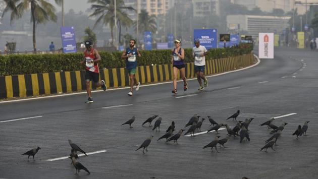 Participants during Mumbai Marathon, Haji Ali (aalok soni/ht photo) 