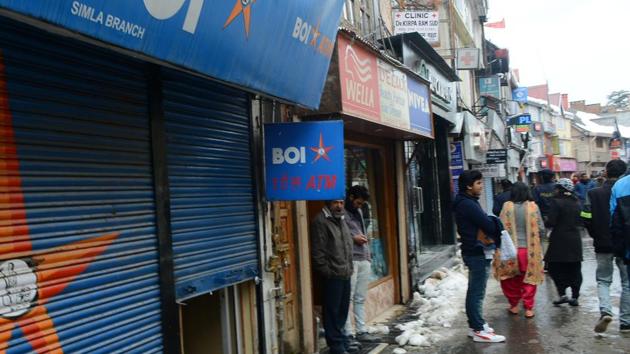 A closed ATM at Mall Road, Shimla on Sunday. (Deepak Sansta /HT) A closed ATM at Mall Road, Shimla on Sunday. (Deepak Sansta /HT)
