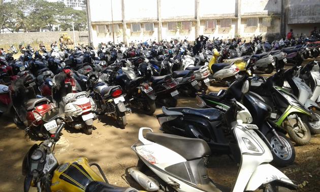The parking lot at Birla College, where around 700 out of 9,500 students bring their motorbikes to college (HT Photo) The parking lot at Birla College, where around 700 out of 9,500 students bring their motorbikes to college (HT Photo)