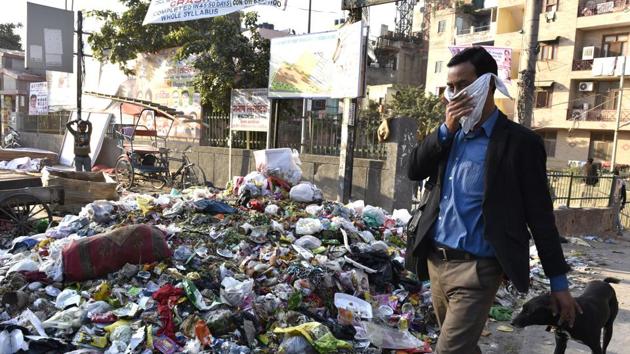 The EDMC workers had gone on their fifth strike in two years over non-payment of salaries and arrears. (Arvind Yadav/HT Photo) The EDMC workers had gone on their fifth strike in two years over non-payment of salaries and arrears. (Arvind Yadav/HT Photo)