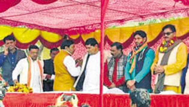 Thakur Dhirendra Singh has been given a ticket. Thakur Dhirendra Singh has been given a ticket.