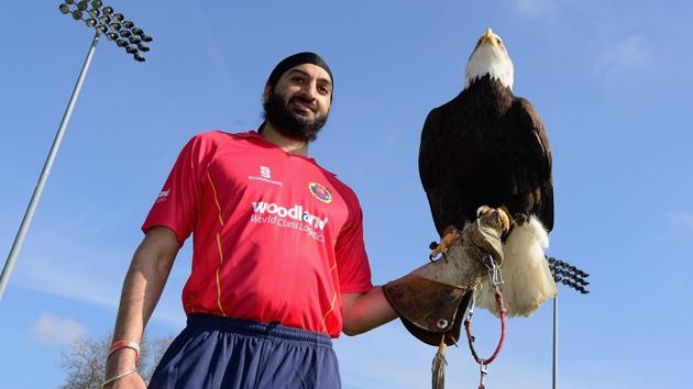 Monty Panesar of Essex poses with an eagle during an Essex CCC Photocall on April 7, 2015 in Chelmsford, England. Panesar will coach Australian bowlers before their Test tour of India in February.(Getty Images)