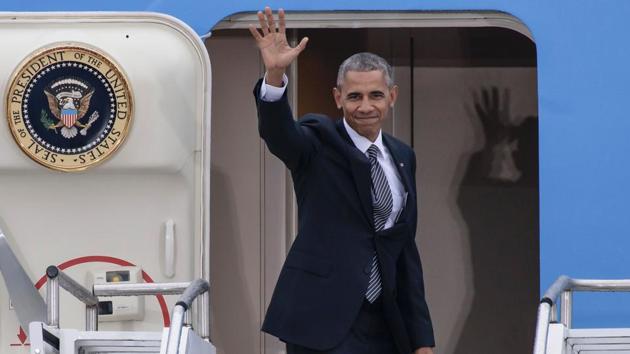 US President Barack Obama waving as he enters his plane ‘Air Force One’ prior to his departure from the Tegel airport in Berlin. (AFP File Photo) US President Barack Obama waving as he enters his plane ‘Air Force One’ prior to his departure from the Tegel airport in Berlin. (AFP File Photo)