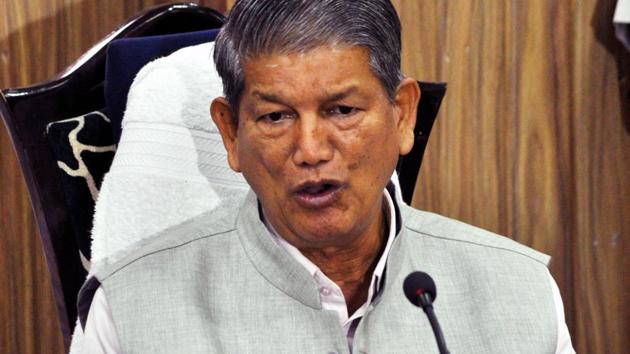 CM Harish Rawat addresses reporters in Dehradun on Tuesday. (Vinay Santosh Kumar/HT File Photo) CM Harish Rawat addresses reporters in Dehradun on Tuesday. (Vinay Santosh Kumar/HT File Photo)
