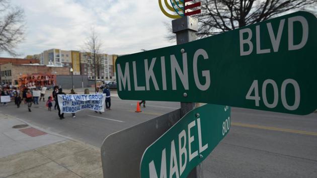 People march in the annual parade down MLK Boulevard to honour Dr. Martin Luther King in Chattanooga, Tennessee. (Billy Weeks/REUTERS) People march in the annual parade down MLK Boulevard to honour Dr. Martin Luther King in Chattanooga, Tennessee. (Billy Weeks/REUTERS)