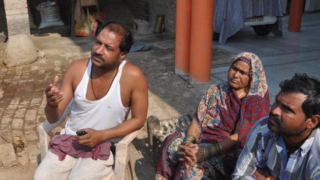 Narsingh Yadav’s family interacting with Hindustan Times.(HT Photo) Narsingh Yadav’s family interacting with Hindustan Times.(HT Photo)