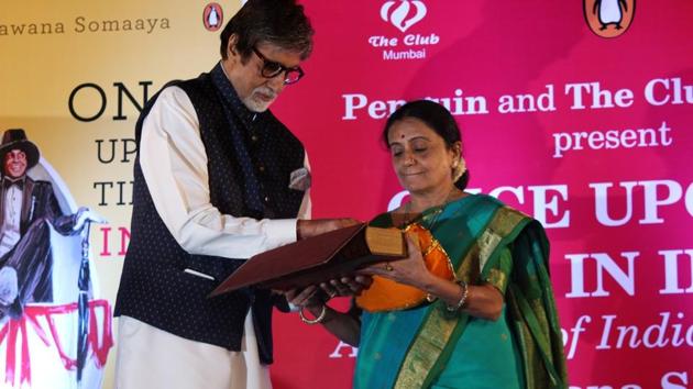 Amitabh unveils Bhawna Somaaya’s book. (IANS) Amitabh unveils Bhawna Somaaya’s book. (IANS)
