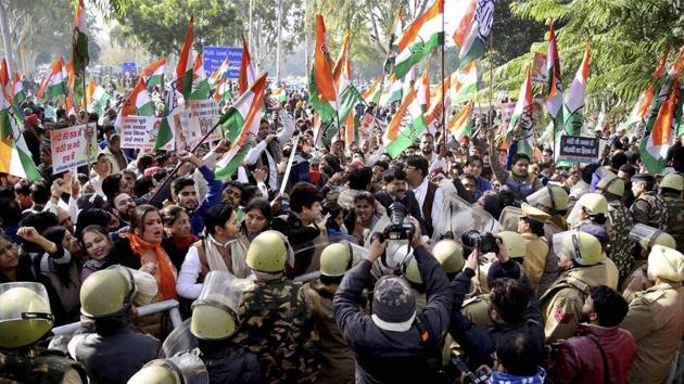 Congress party supporters protest during their RBI Gherao over demonetization in Chandigarh on Wednesday. (PTI) Congress party supporters protest during their RBI Gherao over demonetization in Chandigarh on Wednesday. (PTI)