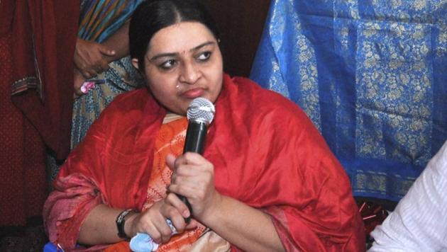 Former Tamil Nadu Chief Minister Jayalalithaa's niece Deepa Jayakumar addessing the press conference at her residence in Chennai on Tuesday, Deepa will announce her political plans on her aunt's birthday.(PTI Photo)