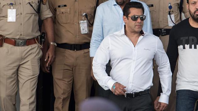Salman took to Twitter to thank his fans for their good wishes and prayers. “Thank you for all the support and good wishes,” he tweeted. (Satish Bate/HT PHOTO) 