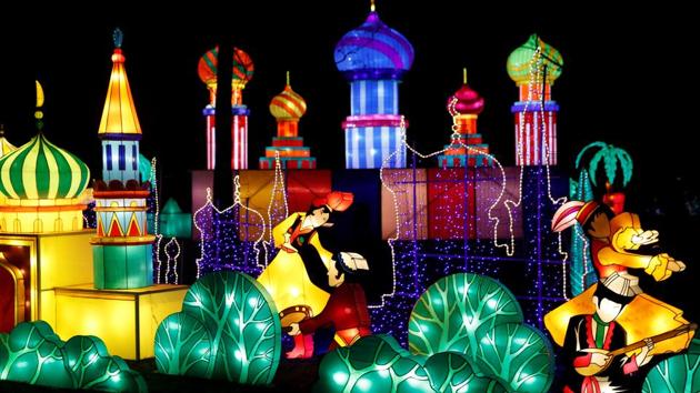 The lantern scenes are meant to represent and highlight the significant route of trade and culture from Europe to Ancient China, at Chiswick House in London, Britain January 18, 2017. (Neil Hall / REUTERS) The lantern scenes are meant to represent and highlight the significant route of trade and culture from Europe to Ancient China, at Chiswick House in London, Britain January 18, 2017. (Neil Hall / REUTERS)