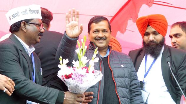 Delhi chief minister Arvind Kejriwal waves to the crowd during his visit to Ludhiana District Courts in Ludhiana on Wednesday, January 18,. (Gurminder Singh/HT Photo) Delhi chief minister Arvind Kejriwal waves to the crowd during his visit to Ludhiana District Courts in Ludhiana on Wednesday, January 18,. (Gurminder Singh/HT Photo)