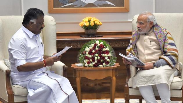 Tamil Nadu chief minister of Tamil Nadu O Panneerselvam meets with Prime Minister Narendra Modi in New Delhi on Jan 19, 2017.(PIB)