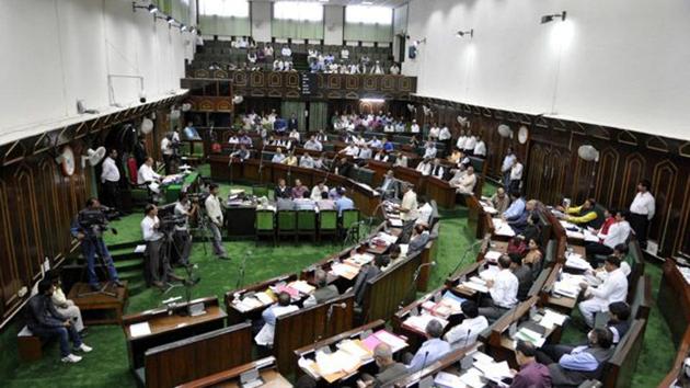 J-K assembly passes resolution for return of Kashmiri Pandits | Latest ...