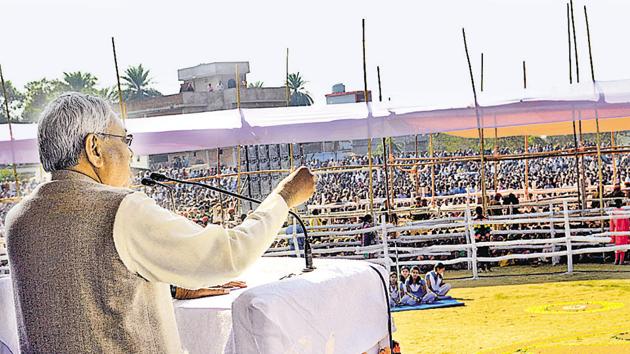 JD(U) claims recent rallies of Nitish Kumar (pic) in UP districts bordering Bihar have drawn big crowd (HT file photo) JD(U) claims recent rallies of Nitish Kumar (pic) in UP districts bordering Bihar have drawn big crowd (HT file photo)