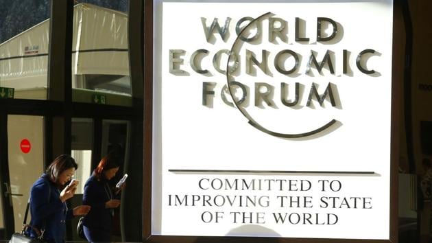 Attendees arrives in the Congress Hall during the World Economic Forum (WEF) annual meeting in Davos, Switzerland, on January 20, 2017. (Reuters) Attendees arrives in the Congress Hall during the World Economic Forum (WEF) annual meeting in Davos, Switzerland, on January 20, 2017. (Reuters)