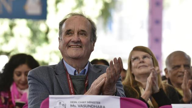 Former BBC Correspondent Mark Tully at the JLF. (Saumya Khandelwal/HT PHOTO) Former BBC Correspondent Mark Tully at the JLF. (Saumya Khandelwal/HT PHOTO)