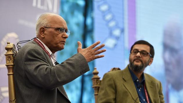 (L to R) S L Bhyrappa in conversation with Vivek Shanbagh during the Saakshi: The Witness session at the JLF. (Saumya Khandelwal/HT PHOTO) (L to R) S L Bhyrappa in conversation with Vivek Shanbagh during the Saakshi: The Witness session at the JLF. (Saumya Khandelwal/HT PHOTO)
