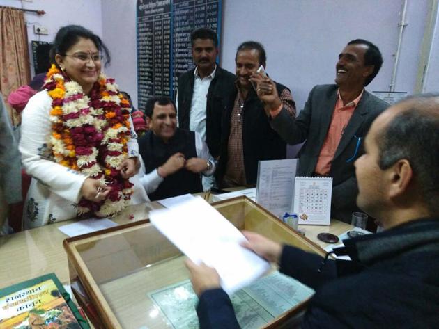 Sulbha Sinsinwar declared herself as the new Bharatpur zila pramukh on Friday. (HT Photo.) Sulbha Sinsinwar declared herself as the new Bharatpur zila pramukh on Friday. (HT Photo.)
