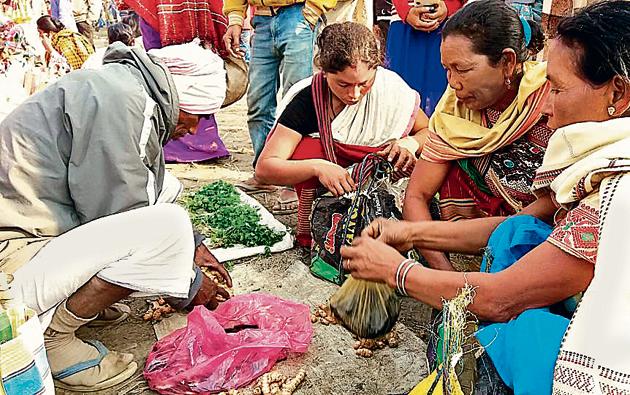 The three-day fair, organised by the Tiwa community at Dayang Belguri in Morigaon district for over five centuries, witnesses the exchange of goods between tribes from the hills and plains of Assam as well as Meghalaya.(HT Photo)