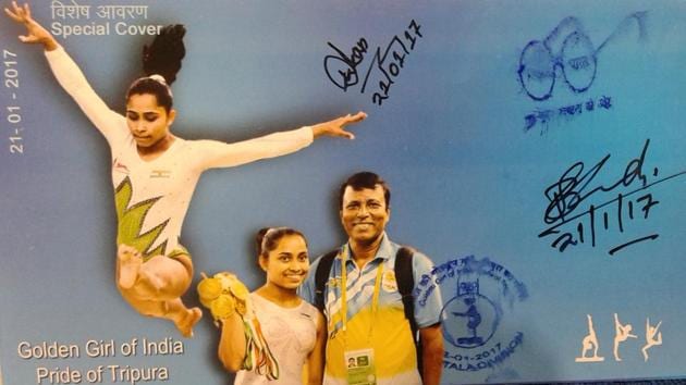 The Department of Post, on Saturday, unveiled a special cover on gymnast Dipa Karmakar.(HT Photo) The Department of Post, on Saturday, unveiled a special cover on gymnast Dipa Karmakar.(HT Photo)