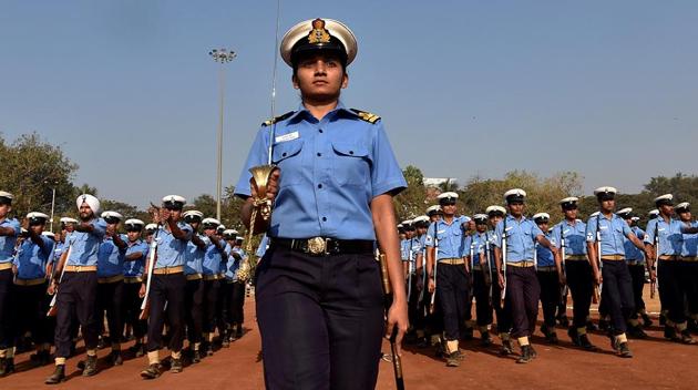 The Naval Unit rehearses at Shivaji Park on Saturday for the Republic Day Parade. (Anshuman Poyrekar/HT PHOTO)