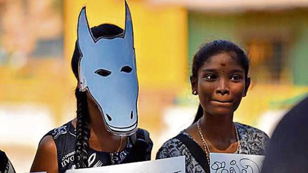 People protest against the ban on Jallikattu in Azad Maidan on Sunday. (HT File Photo) People protest against the ban on Jallikattu in Azad Maidan on Sunday. (HT File Photo)