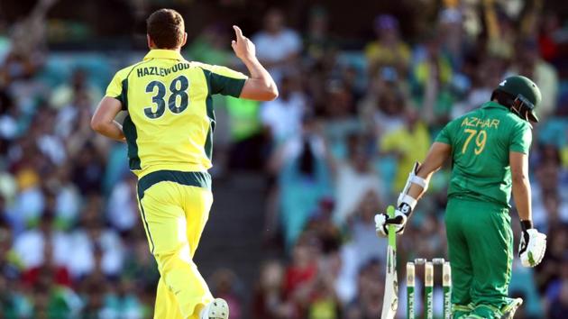 Australia beat Pakistan by 86 runs in the Sydeney ODI to take an unbeatable 3-1 lead in the 5-match series. (AFP) Australia beat Pakistan by 86 runs in the Sydeney ODI to take an unbeatable 3-1 lead in the 5-match series. (AFP)