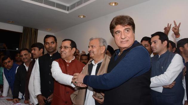 Congress state president Raj Babbar at a joint press conference with Samajwadi state president Narsh Uttam in Lucknow on January 22, 2017. Both parties will contest the upcoming UP election together.(Deepak Gupta/HT Photo)