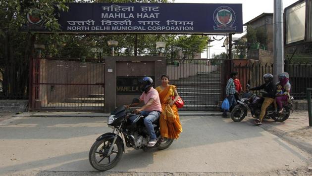 Delhi’s first Mahila Haat was constructed above the Asaf Ali Road car parking and inaugurated in November 2012 for women artisans who wanted to showcase their merchandise. (Ravi Choudhary/HT file) Delhi’s first Mahila Haat was constructed above the Asaf Ali Road car parking and inaugurated in November 2012 for women artisans who wanted to showcase their merchandise. (Ravi Choudhary/HT file)