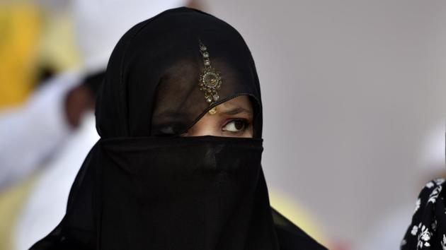 Why the delay, seems to be the question on this woman’s mind. (Arijit Sen/HT PHOTO) Why the delay, seems to be the question on this woman’s mind. (Arijit Sen/HT PHOTO)