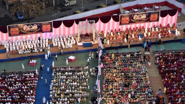 The couples seated on the stage. (Arijit Sen/HT PHOTO) The couples seated on the stage. (Arijit Sen/HT PHOTO)