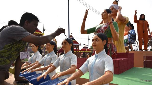 Tableaux of Haryana ; Beti Bachao Beti Padhao' for the forthcoming Republic day parade. (Arvind Yadav/HT Photo) Tableaux of Haryana ; Beti Bachao Beti Padhao' for the forthcoming Republic day parade. (Arvind Yadav/HT Photo)