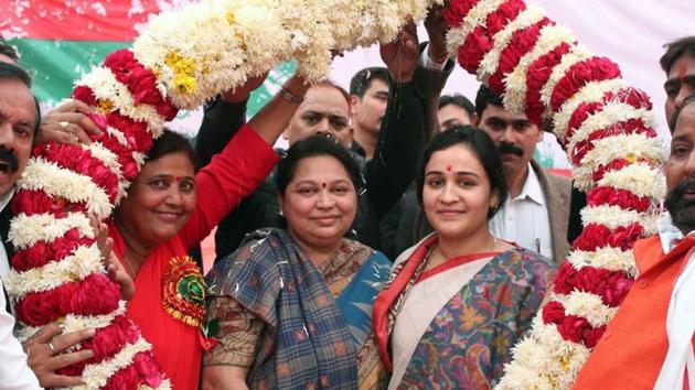 Daughter-in-law of Mulayam Singh Yadav, Aparna Yadav will face a seasoned politician, Rita Bahuguna Joshi from BJP ticket in Lucknow Cantt seat. (HT File Photo) Daughter-in-law of Mulayam Singh Yadav, Aparna Yadav will face a seasoned politician, Rita Bahuguna Joshi from BJP ticket in Lucknow Cantt seat. (HT File Photo)