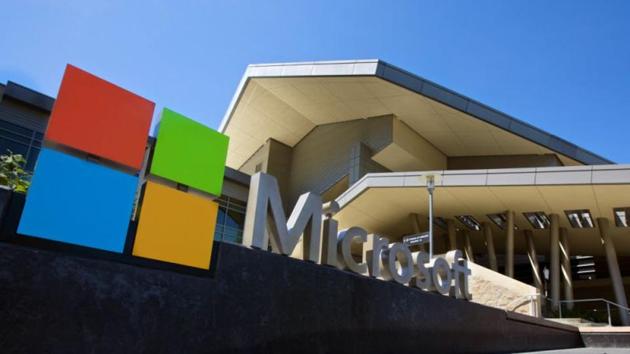 As part of its previous announcement regarding offloading 2,850 employees by June 2017, Microsoft may soon cut 700 jobs during its earnings call on January 26, media reports said on Friday.