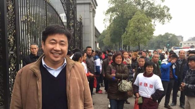 After being picked up by security agents on July 11, 2015, Xie Yang said he was taken to a police station, chained up and questioned about his involvement in an “anti-party and anti-socialist” group of lawyers. He was forced to sit in stress positions on a stack of plastic chairs in which it was impossible for his feet to touch the floor. (CHINA CHANGE) After being picked up by security agents on July 11, 2015, Xie Yang said he was taken to a police station, chained up and questioned about his involvement in an “anti-party and anti-socialist” group of lawyers. He was forced to sit in stress positions on a stack of plastic chairs in which it was impossible for his feet to touch the floor. (CHINA CHANGE)