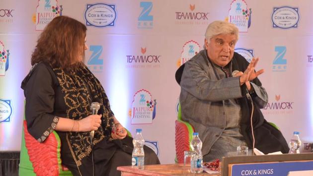 Javed Akhtar introduced by Rachel Dwyer during the session 'After the Angry Young Man, the Traditional Woman, What?’ at JLF 2017. (Prabhakar Sharma/HT Photo)