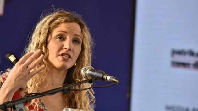 Suzannah Lipscomb speaks at ‘Henry VIII and Anne Boleyn: The Lovers Who Changed History’ session. (Saumya Khandelwal/HT PHOTO)