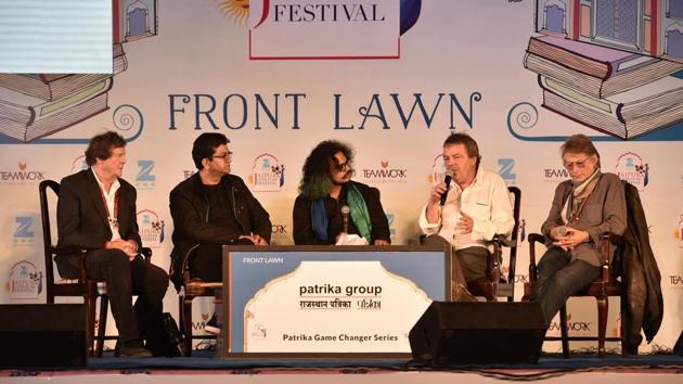 (L to R) David Hare, Prasoon Joshi, Raja Sen, Neil Jordon, Bruce Robinson speak at ‘The Art of the Screenplay’ session at the Jaipur Literature Fest 2017 (Saumya Khandelwal/HT PHOTO)