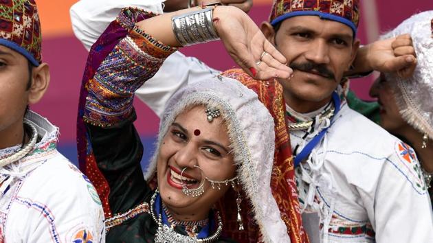 Artists from Gujarat’s Kutch district, renowned all over the world for its art and lifestyle. 16 different types of embroidery is done here. The Rogan art, Mud work and the art of making Bhunga gives Kutch a unique identity across the globe. (Arvind Yadav/HT PHOTO)