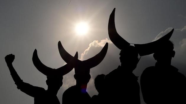 People protest against Jallikattu ban at Marina Beach in Chennai.(PTI File Photo)