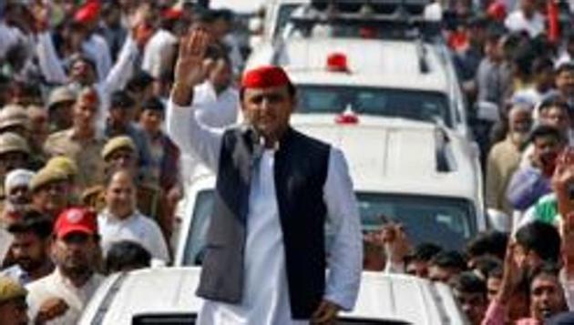 Uttar Pradesh chief minister Akhilesh Yadav will lead the Samajwadi Party campaign this elections as the party’s national president, after winning a power tussle in the Yadav clan.(Reuters file photo) Uttar Pradesh chief minister Akhilesh Yadav will lead the Samajwadi Party campaign this elections as the party’s national president, after winning a power tussle in the Yadav clan.(Reuters file photo)