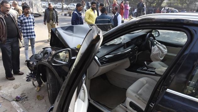 Eyewitnesses, who described the accident as “horrific” said the cab flung in the air on impact and skid for at least 50 metres before coming to a halt. (Sushil Kumar/HT PHOTO) Eyewitnesses, who described the accident as “horrific” said the cab flung in the air on impact and skid for at least 50 metres before coming to a halt. (Sushil Kumar/HT PHOTO)