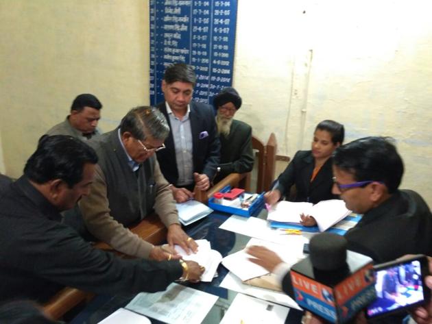 Chief minister Harish Rawat files nomination papers from Kichha , on Wednesday. (HT PHOTO) Chief minister Harish Rawat files nomination papers from Kichha , on Wednesday. (HT PHOTO)