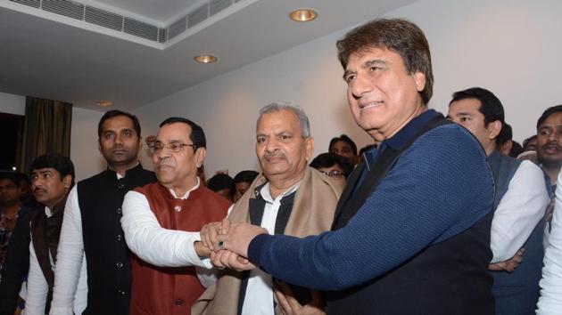 Samajwadi Party state president Narsh Uttam and Congress state president Raj Babbar recently announced the alliance for upcoming elections.(HT Photo) Samajwadi Party state president Narsh Uttam and Congress state president Raj Babbar recently announced the alliance for upcoming elections.(HT Photo)