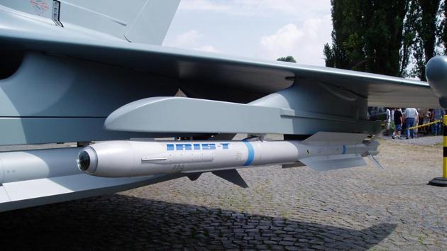 Most air-to-air missiles in service around the world have a maximum range of around 100 km, while a handful of new types propelled by ramjets can reach 200 km.(Representative image)