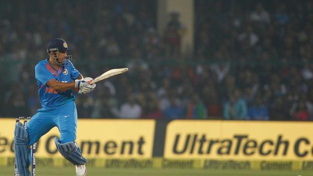 MS Dhoni slammed 36 off 27 balls but India could manage only 147/7 after 20 overs. (BCCI)