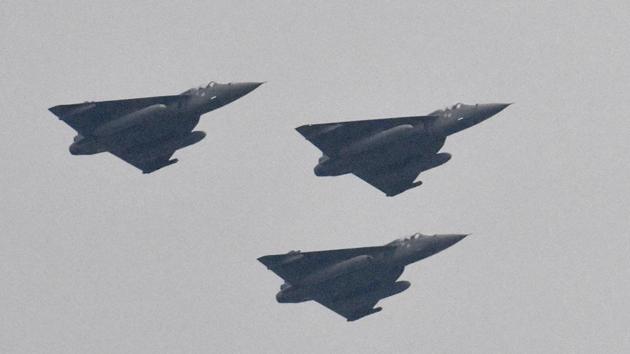 Indian made fighter aircraft Tejas debut at the Republic Day in New Delhi. (Mohd Zakir/HT photo)