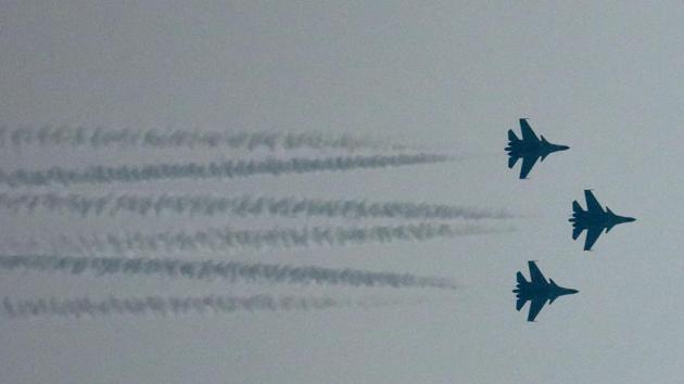 Sukhoi-30 MKI fly by during the Republic Day celebrations at Rajpath in New Delhi. (Raj K Raj/HT photo)